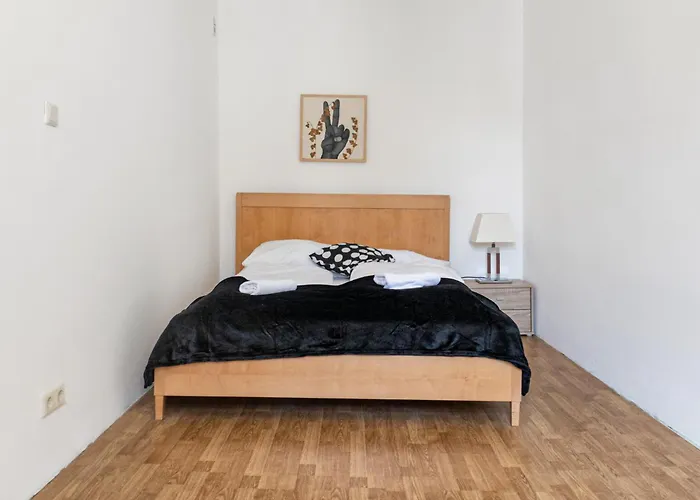 Ideal For Long-Term Stays, 2 Bedroom Shared Apartment