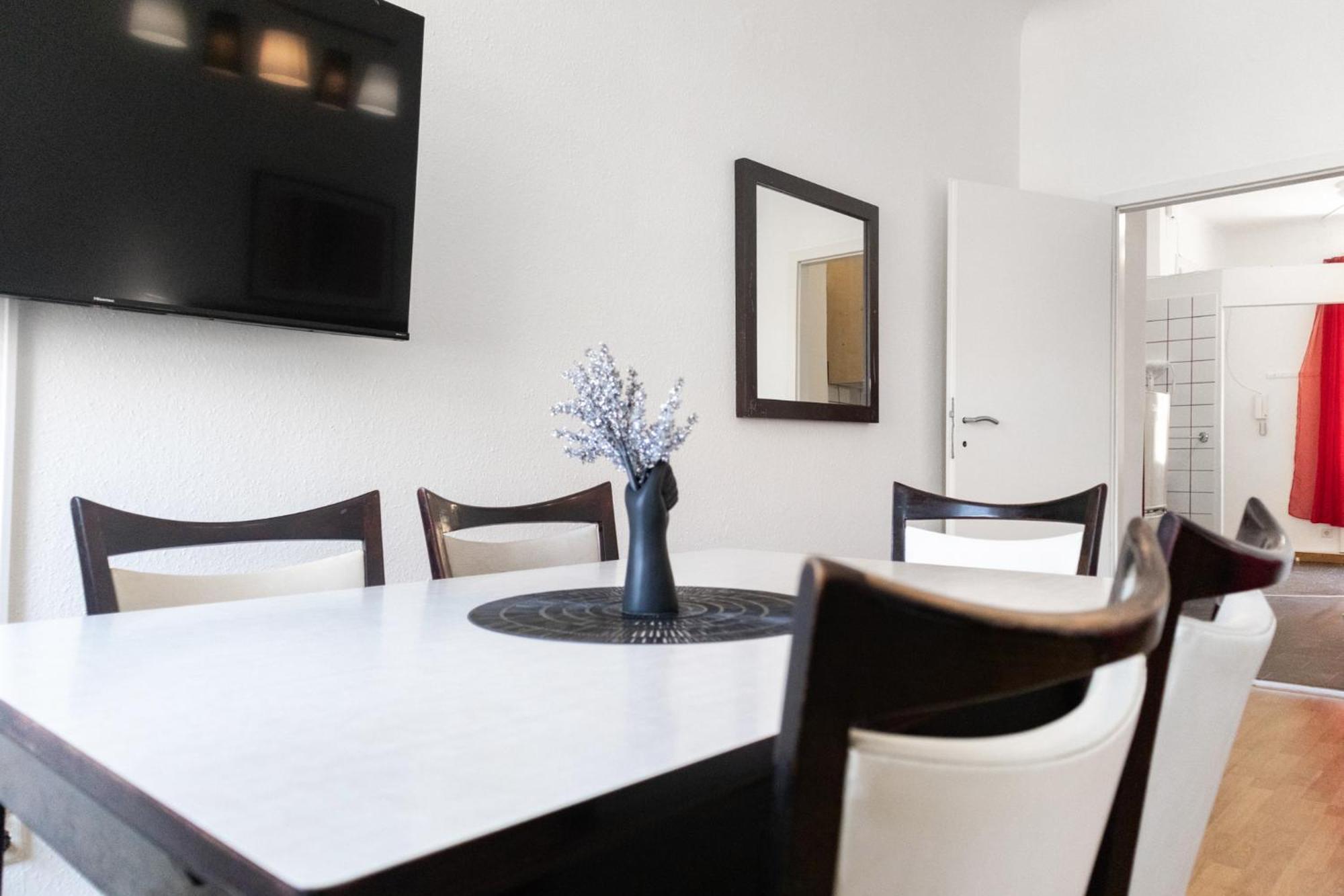 Ideal For Long-term Stays, 2 Bedroom Shared Apartment Vienna