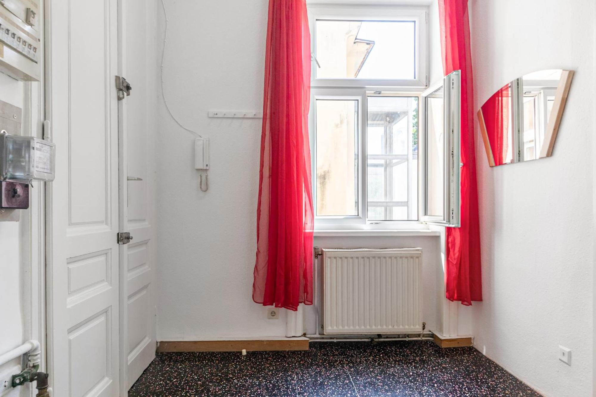 Ideal For Long-term Stays, 2 Bedroom Shared * Wien