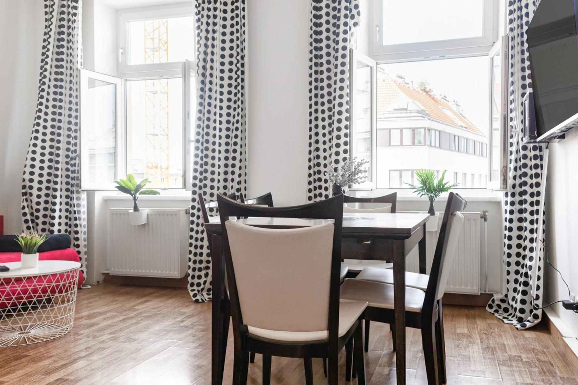 Ideal For Long-term Stays, 2 Bedroom Shared Apartment *